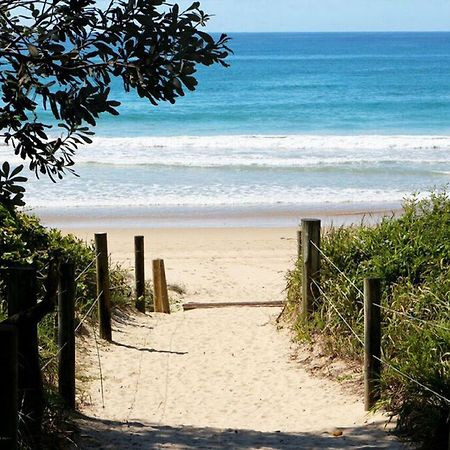 Surf Beach Motel Coffs Кофс-Харбор Экстерьер фото